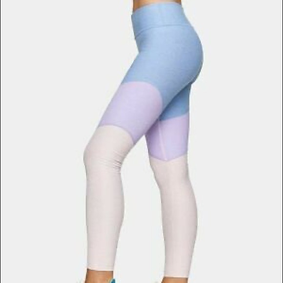 RESTOCKED!! NWT Outdoor Voices Lilac 7/8 Leggings - Picture 3 of 6
